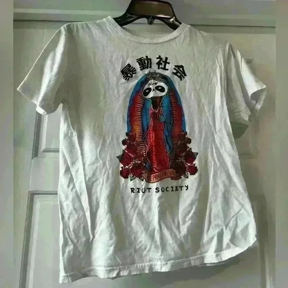 Boys Riot Society T-shirt size Medium